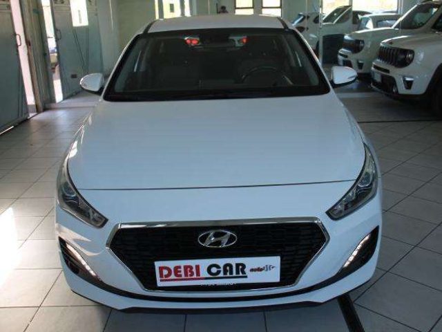 HYUNDAI i30 Comfort 100 CV MY 2020 Immagine 1