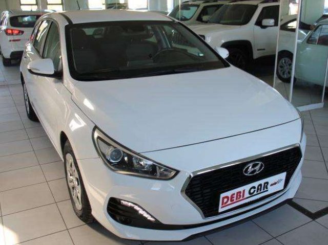 HYUNDAI i30 Comfort 100 CV MY 2020 Immagine 2