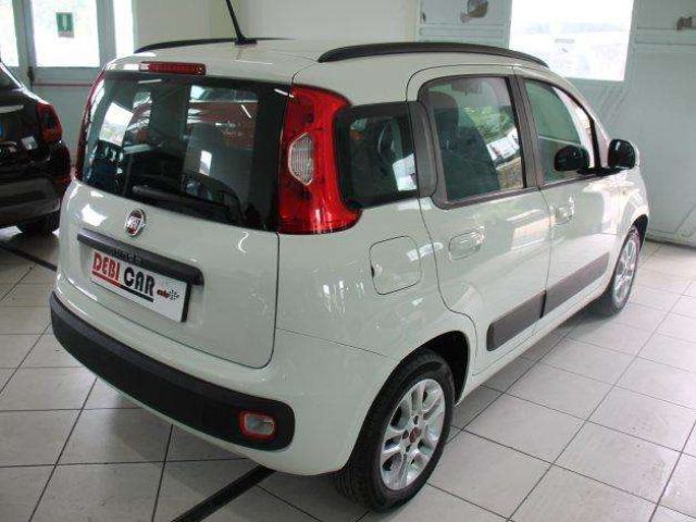 FIAT Panda 1.2 Lounge easypower Gpl 69cv Immagine 3