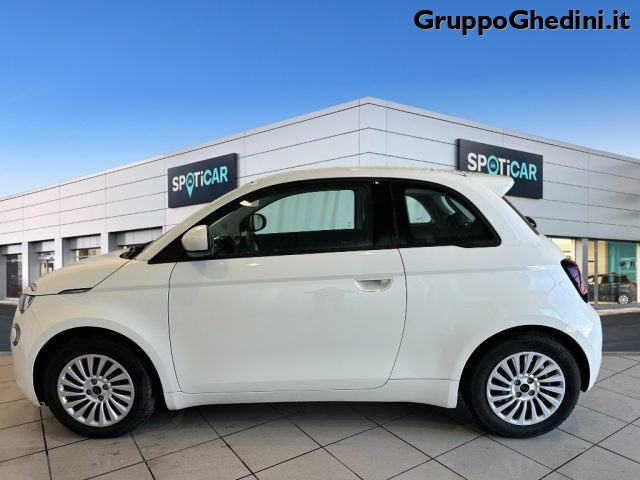 FIAT 500 Action Berlina 23,65 kWh Immagine 1