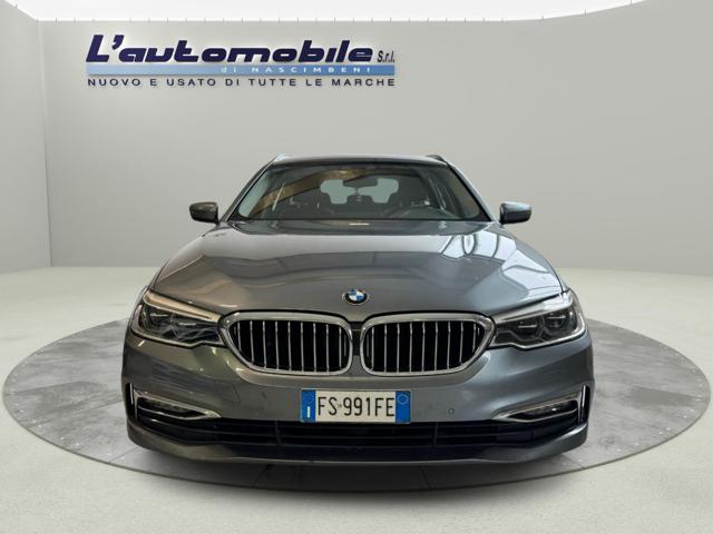 BMW 520 d xDrive Touring Luxury automatica Immagine 2