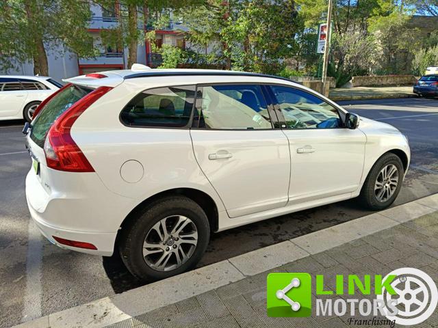 VOLVO XC60 D4 Kinetic Immagine 4