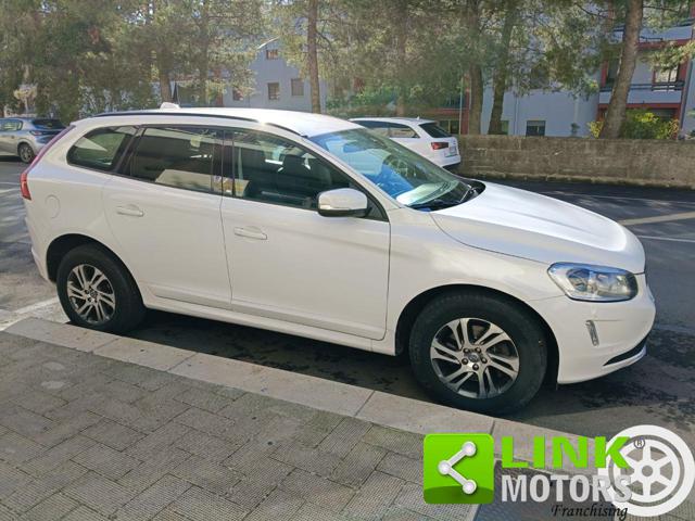 VOLVO XC60 D4 Kinetic Immagine 1