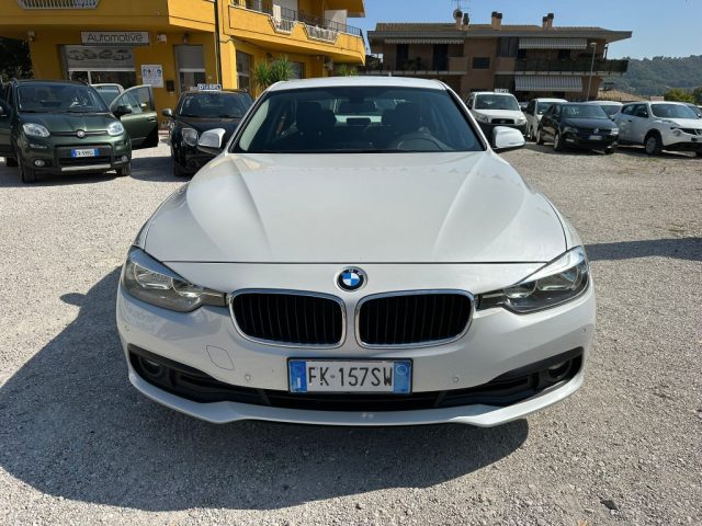 BMW 318 d Business Advantage aut. Immagine 1