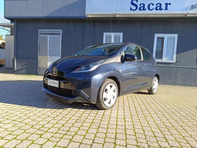 TOYOTA Aygo 1.0 VVT-i 69 CV 5 porte x-cool Immagine 0