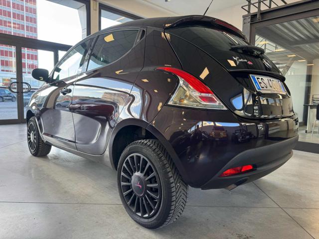 LANCIA Ypsilon 0.9 TwinAir 85 CV 5 porte Metano Ecochic Elefantin Immagine 3