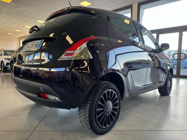 LANCIA Ypsilon 0.9 TwinAir 85 CV 5 porte Metano Ecochic Elefantin Immagine 2