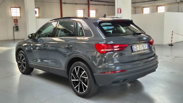 AUDI Q3 2.0TDI quattro Stronic 150cv-BLACK OPTIC-CERCHI 19 Immagine 3