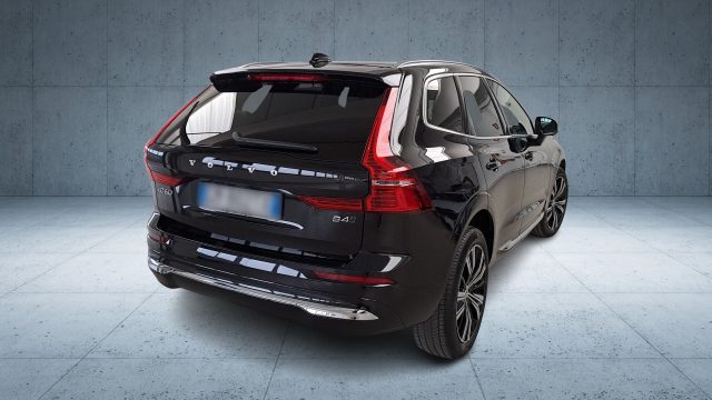 VOLVO XC60 B4 (d) automatico Core Immagine 3