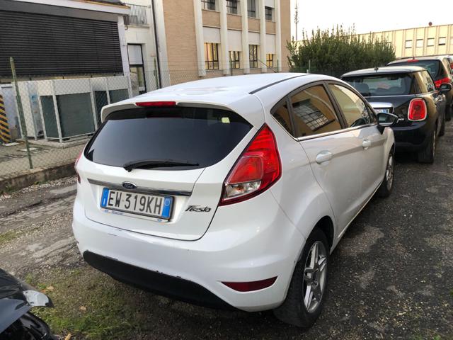 FORD Fiesta 1.4 5 porte Bz.- GPL Immagine 2