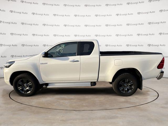 TOYOTA Hilux 2.4 D-4D 4WD 2 porte Extra Cab Lounge Immagine 2