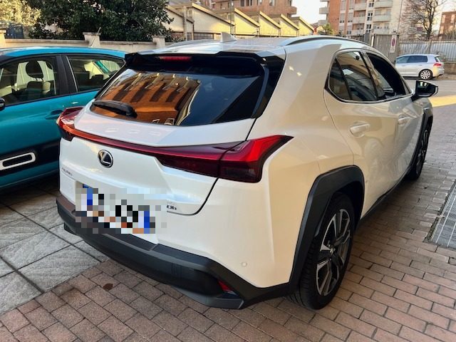 LEXUS UX 250h UX Hybrid 4WD Premium Immagine 3