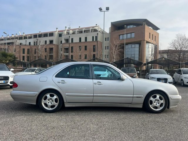 MERCEDES-BENZ E 320 CDI cat Avantgarde Immagine 2