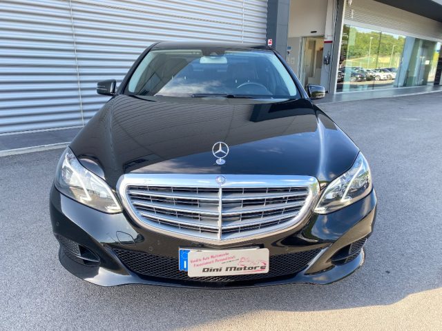 MERCEDES-BENZ E 200 BlueTEC Automatica Sport fari full-led Immagine 1