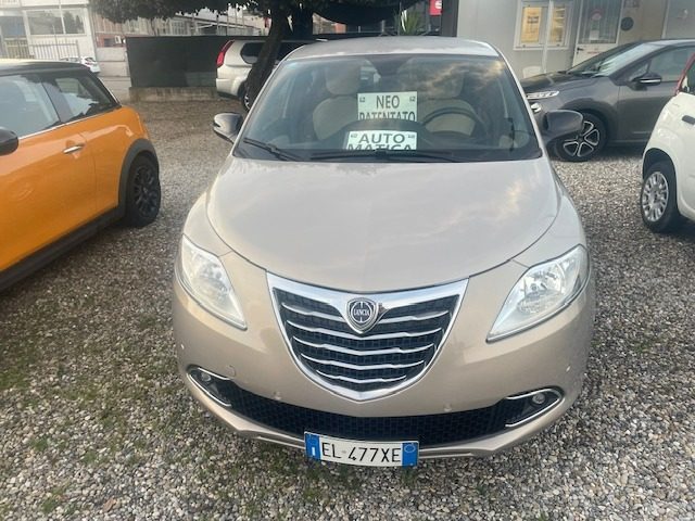 LANCIA Ypsilon 0.9 TwinAir 85 CV 5 porte S&S DFN Gold Immagine 1