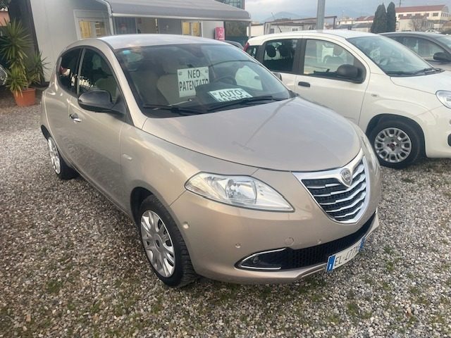 LANCIA Ypsilon 0.9 TwinAir 85 CV 5 porte S&S DFN Gold Immagine 2