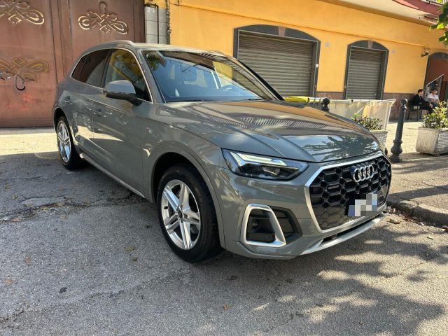 AUDI Q5 40 TDI 204 CV quattro S tronic S line Immagine 1