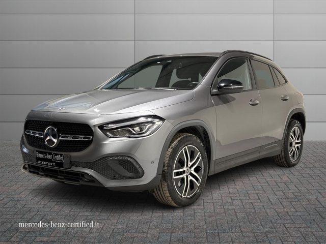 MERCEDES-BENZ GLA 200 d Auto Sport Plus Navi Immagine 0