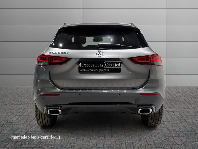 MERCEDES-BENZ GLA 200 d Auto Sport Plus Navi Immagine 3