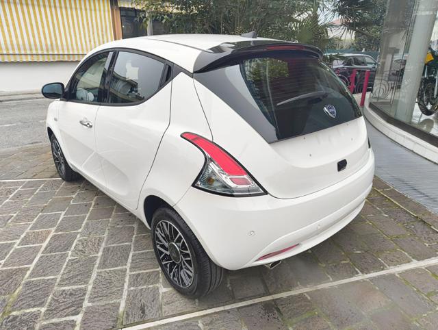 LANCIA Ypsilon 1.2 69 CV 5 porte GPL Ecochic #CLIMA-AUTOMATICO Immagine 2