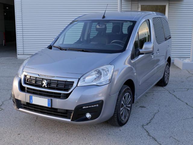 PEUGEOT Partner Tepee 1.6 hdi Active 100cv (? 11.475,41 + Iva) Immagine 0