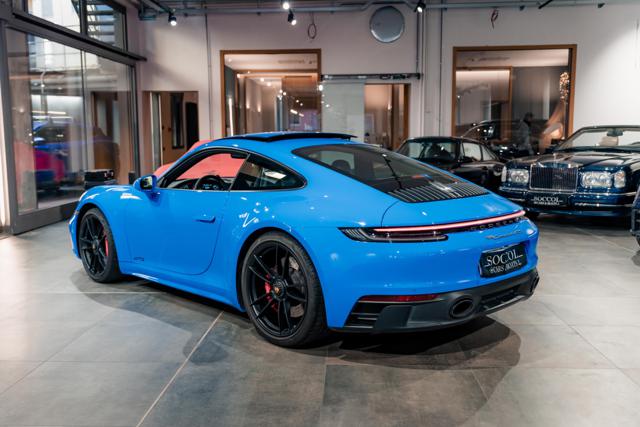 PORSCHE 911 Carrera 4 GTS Immagine 3