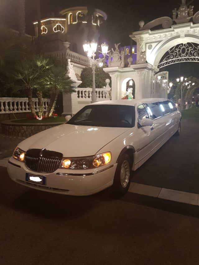 LINCOLN Town Car Limousine Immagine 0