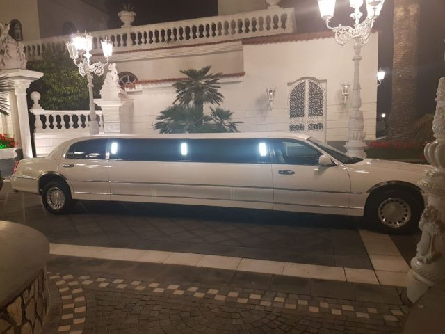 LINCOLN Town Car Limousine Immagine 1