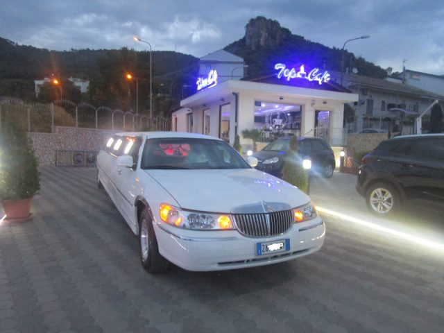 LINCOLN Town Car Limousine Immagine 4