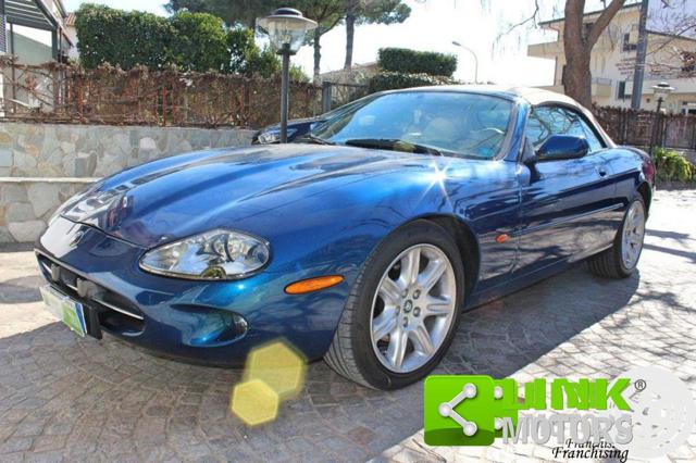 JAGUAR XK8 4.0 Convertibile Immagine 0