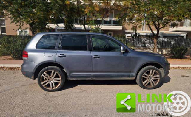 VOLKSWAGEN Touareg 3.0 V6 TDI DPF tiptronic Exclusive Immagine 4