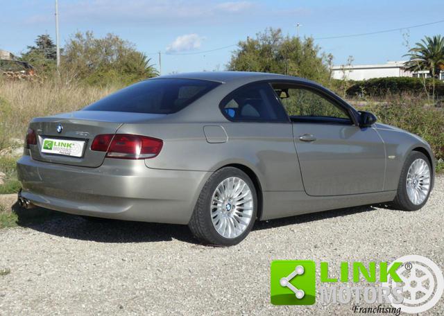 BMW 320 i cat Coupé Eletta Immagine 4