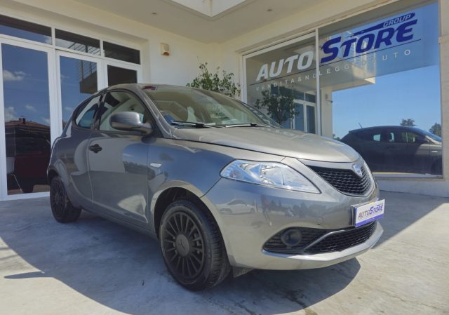 LANCIA Ypsilon 1.0 FireFly 5 porte S&S Hybrid Ecochic Silver Immagine 0