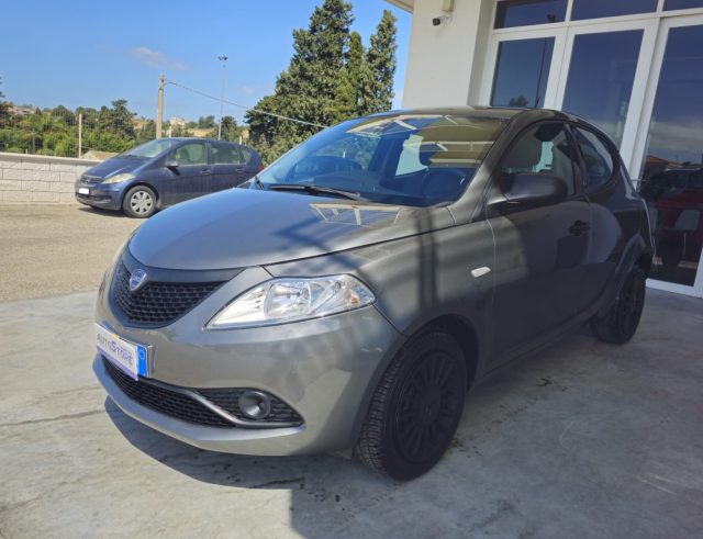 LANCIA Ypsilon 1.0 FireFly 5 porte S&S Hybrid Ecochic Silver Immagine 2