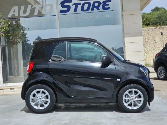 SMART ForTwo 70 1.0 twinamic Youngster Immagine 1