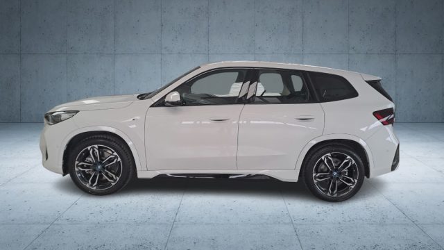 BMW iX1 xDrive 30 Msport Aut. Immagine 3