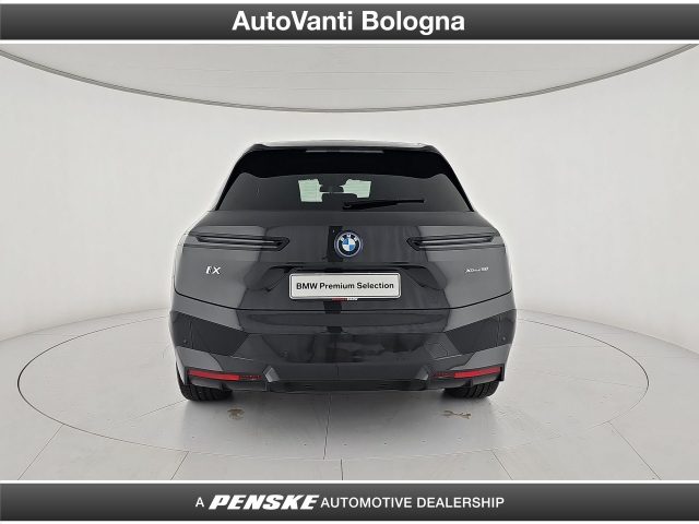 BMW iX xDrive50 Pacchetto Sportivo Immagine 4