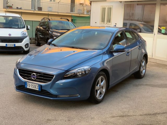 VOLVO V40 D2 Business Immagine 2