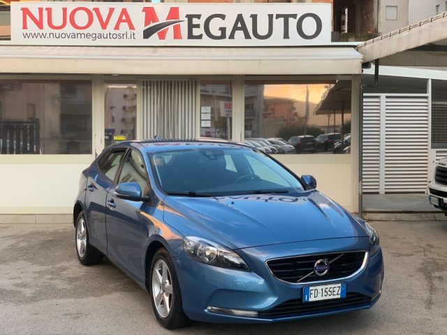 VOLVO V40 D2 Business Immagine 0