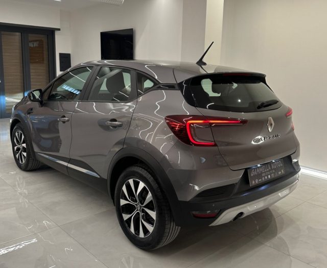 RENAULT Captur Blue dCi 115 CV EDC Business Immagine 3