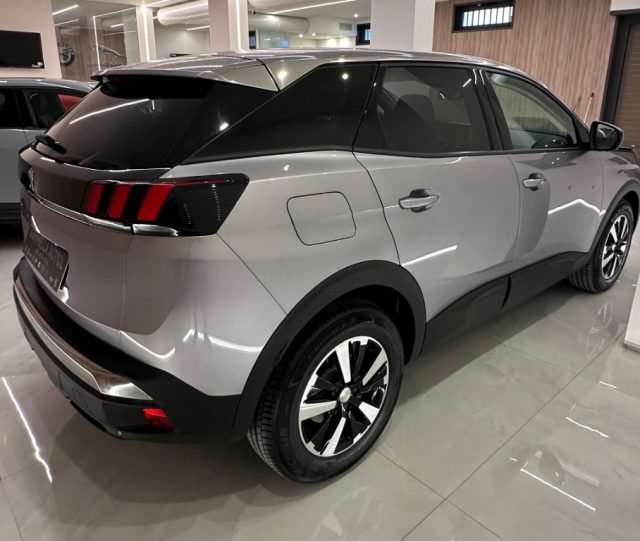 PEUGEOT 3008 BlueHDi 130 S&S Business Immagine 4