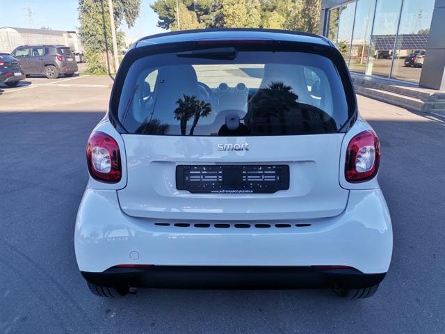 SMART ForTwo 70 1.0 twinamic AUTOMATICA Immagine 3