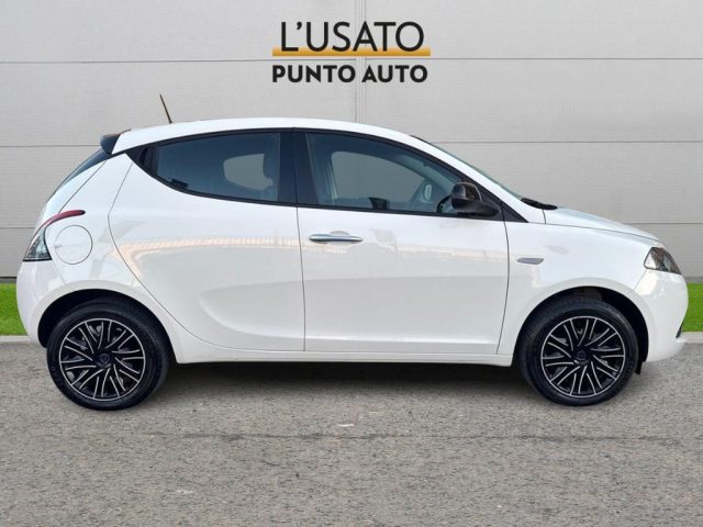 LANCIA Ypsilon 1.0 Hybrid Alberta Ferretti Immagine 2