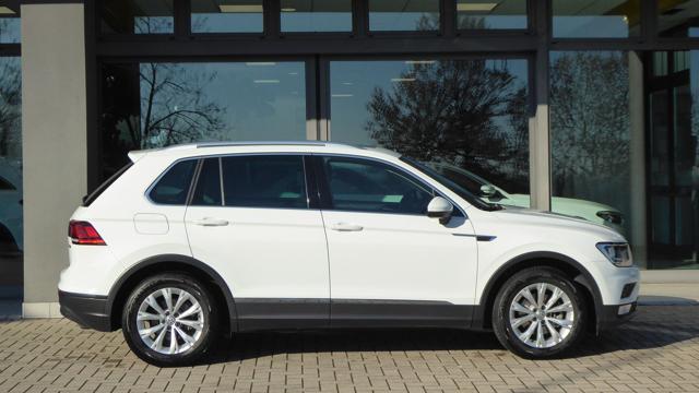 VOLKSWAGEN Tiguan 2.0 TDI SCR Business BlueMotion Technology Immagine 3