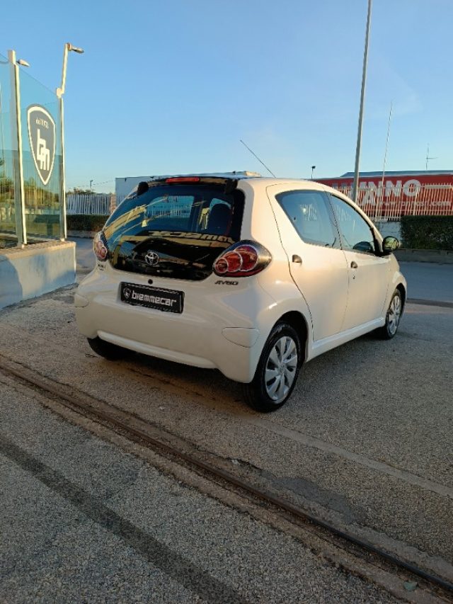 TOYOTA Aygo 1.0 12V VVT-i 5 porte Edition Immagine 4