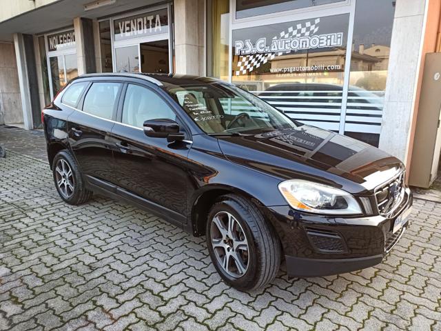 VOLVO XC60 D3 AWD Geartronic Summum Immagine 0