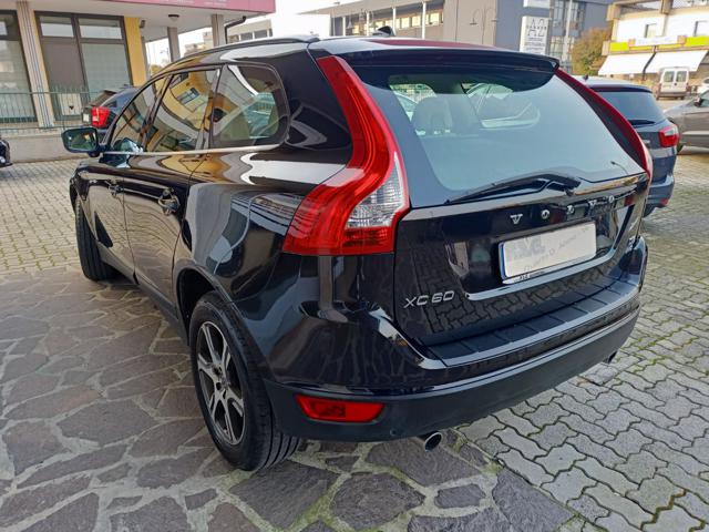 VOLVO XC60 D3 AWD Geartronic Summum Immagine 1