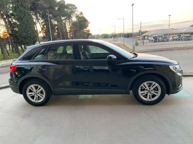 AUDI Q3 35 2.0 TDI S tronic Business COCKPIT Immagine 3