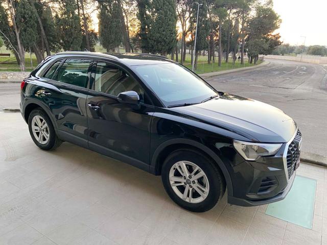 AUDI Q3 35 2.0 TDI S tronic Business COCKPIT Immagine 2