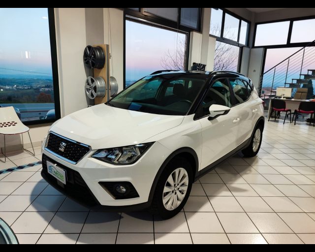 SEAT Arona 1.0 TGI Style Immagine 0